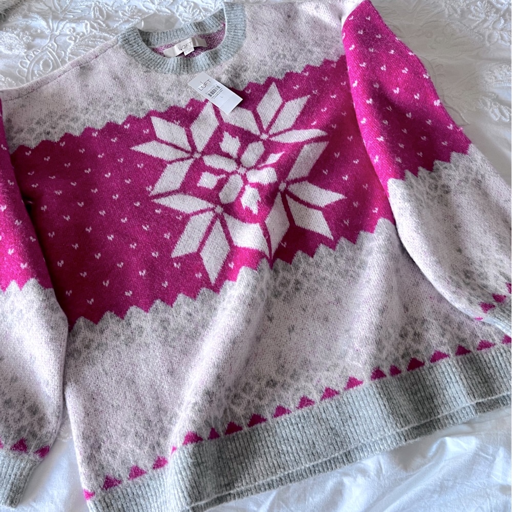 LOFT Crew neck snowflake sweater NWT